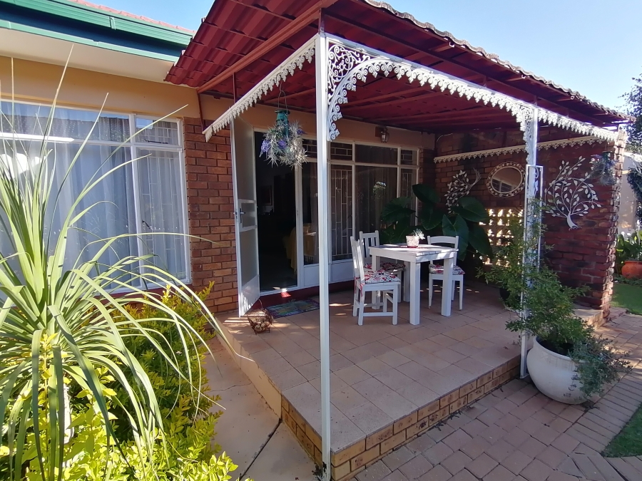 2 Bedroom Property for Sale in Doringkruin North West